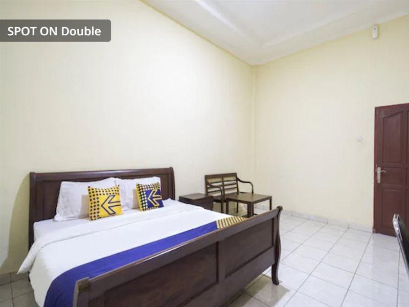 Super Oyo 3978 Hotel Danau Indah Бекаси Екстериор снимка