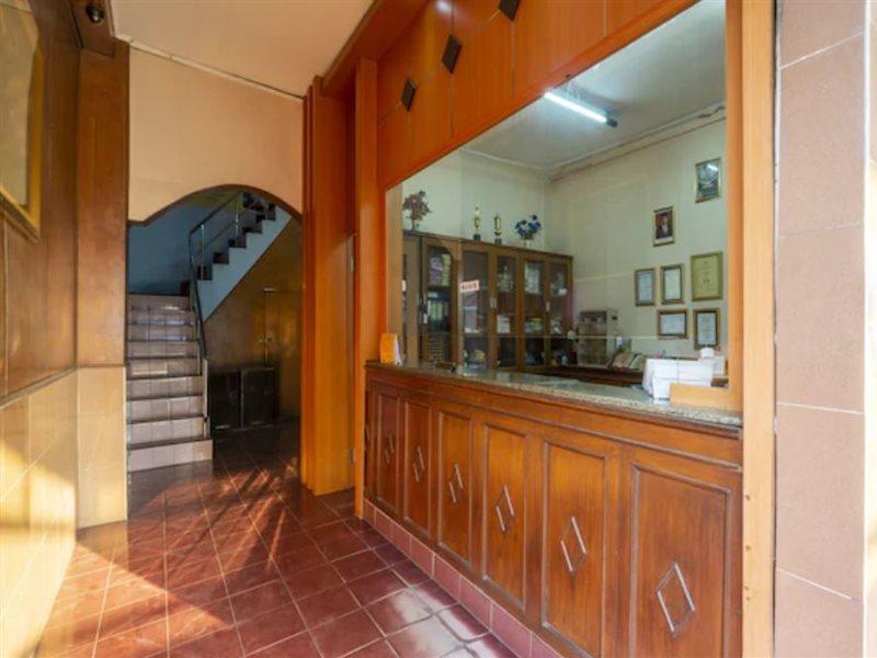 Super Oyo 3978 Hotel Danau Indah Бекаси Екстериор снимка
