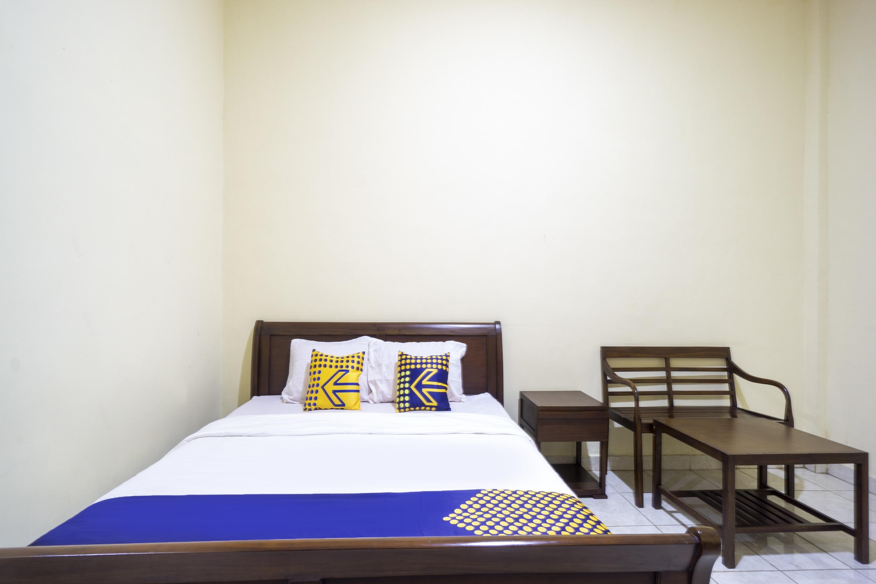 Super Oyo 3978 Hotel Danau Indah Бекаси Екстериор снимка