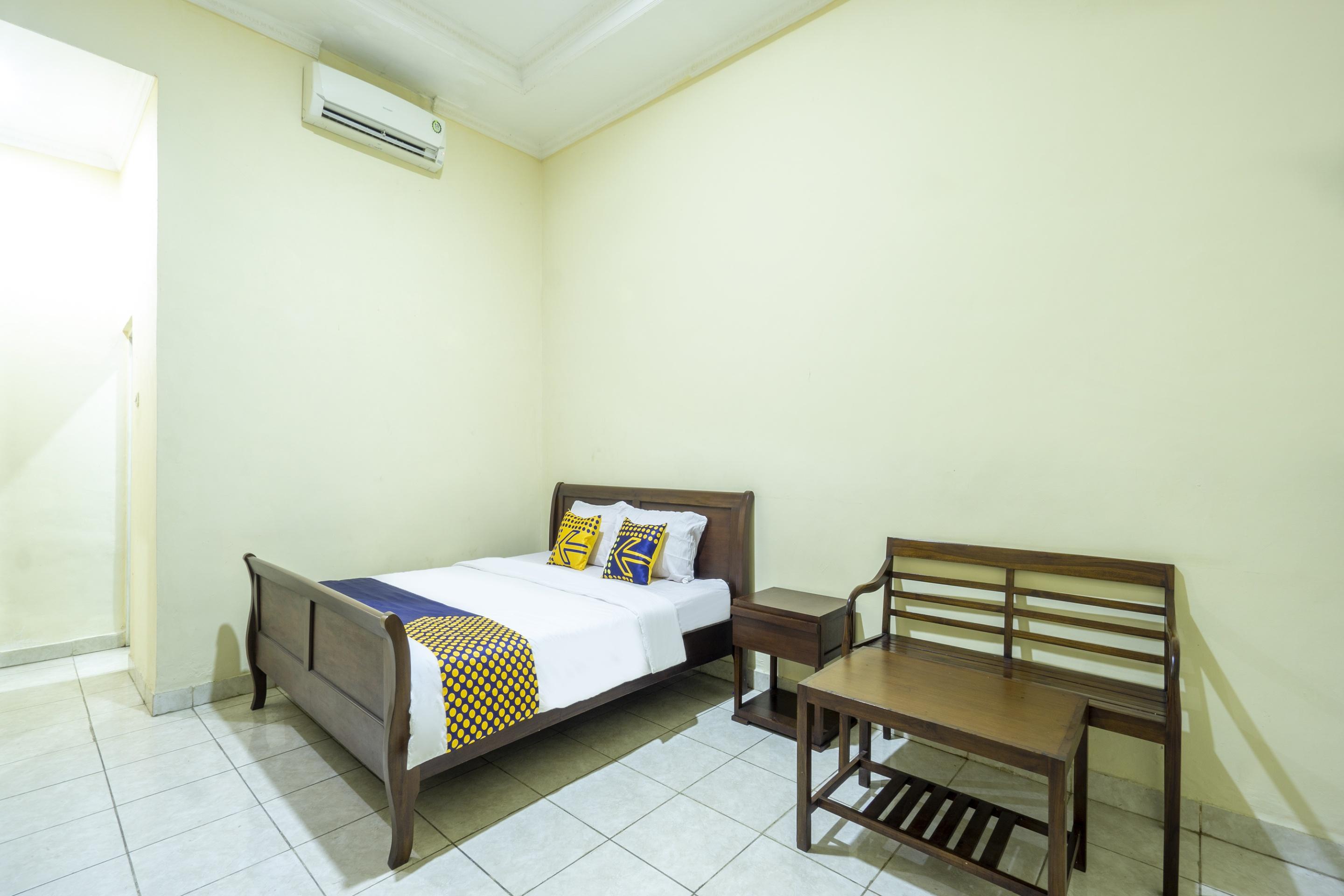 Super Oyo 3978 Hotel Danau Indah Бекаси Екстериор снимка