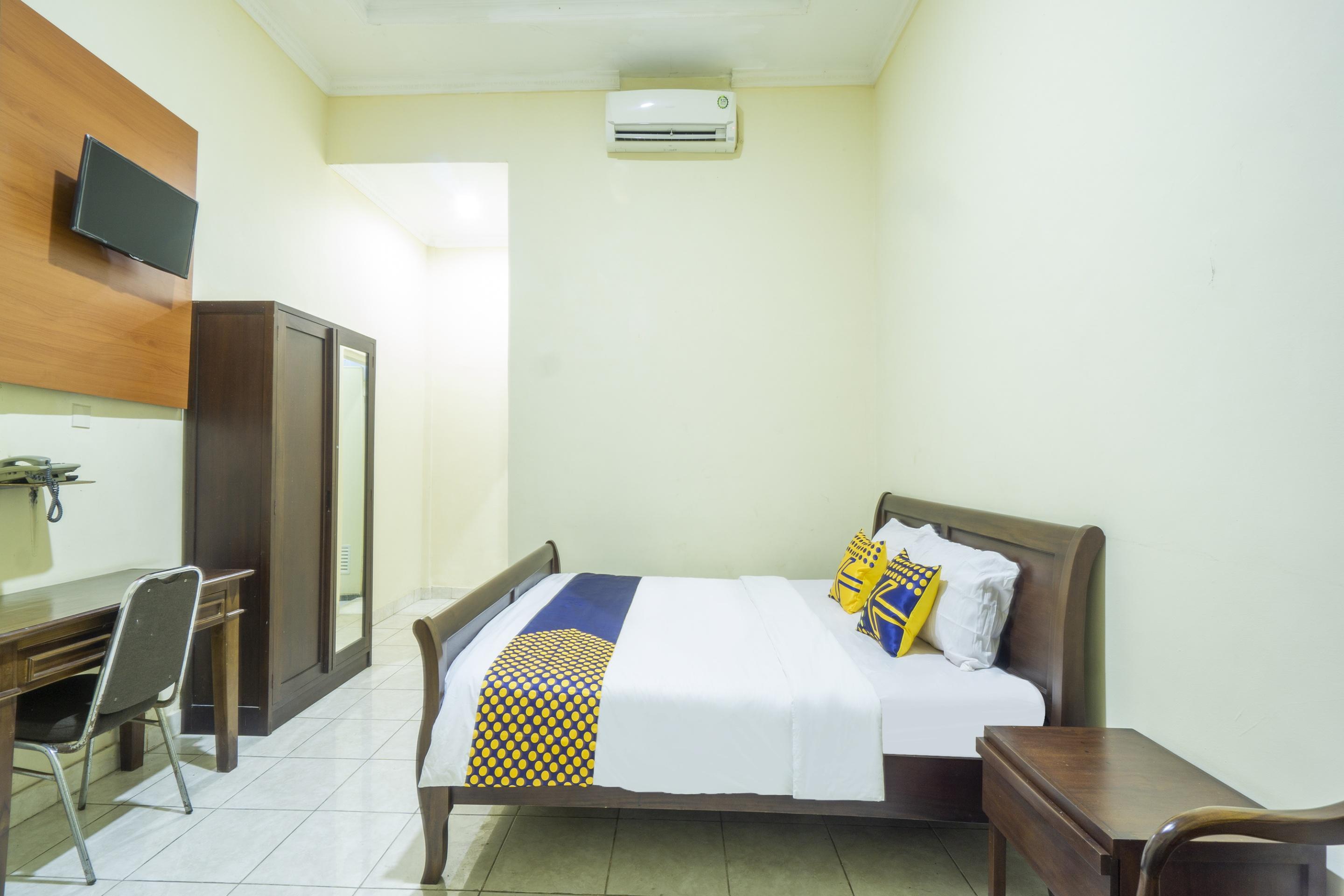 Super Oyo 3978 Hotel Danau Indah Бекаси Екстериор снимка
