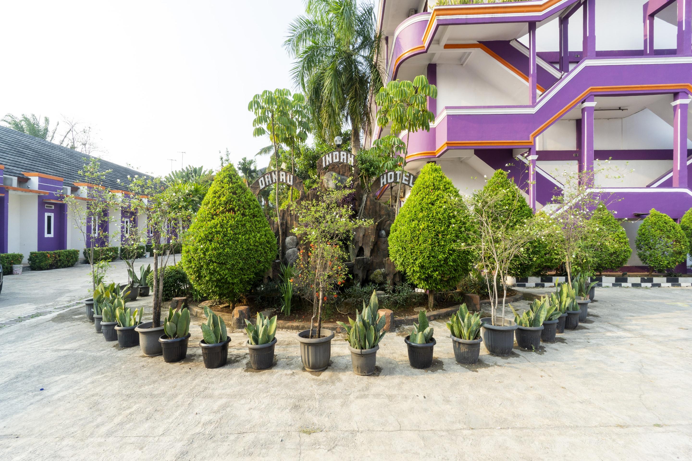 Super Oyo 3978 Hotel Danau Indah Бекаси Екстериор снимка